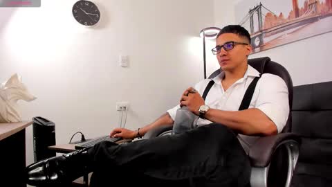 Dash online show from November 6, 2025, 11:44 am