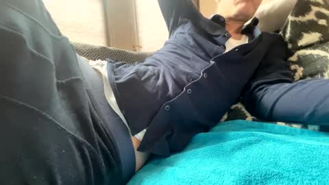 Snapshot of dave76b chatting on December 27, 2024, 11:17 am dave76b online show from December 27, 2024, 11:17 am