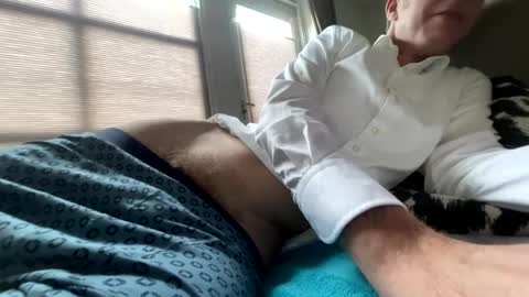 Snapshot of dave76b chatting on February 6, 2025, 3:31 pm dave76b online show from February 6, 2025, 3:31 pm