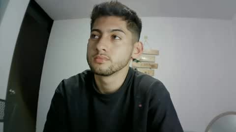 Snapshot of david_asturias chatting on December 10, 2024, 4:45 am David Asturias online show from December 10, 2024, 4:45 am