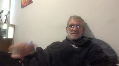 Snapshot of deanofflove221000 chatting on February 17, 2026, 1:13 am deanofflove221000 online show from February 17, 2026, 1:13 am