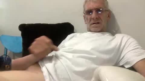 Snapshot of deanofflove221000 chatting on February 24, 2026, 6:22 am deanofflove221000 online show from February 24, 2026, 6:22 am