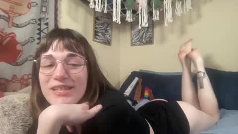 decemberholiday online show from February 22, 2026, 4:24 am