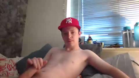 Snapshot of deetwo345 chatting on October 18, 2025, 9:32 am deetwo345 online show from October 18, 2025, 9:32 am