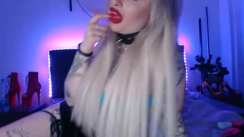 Snapshot of deewhitee chatting on February 25, 2025, 6:20 pm Jenna online show from February 25, 2025, 6:20 pm