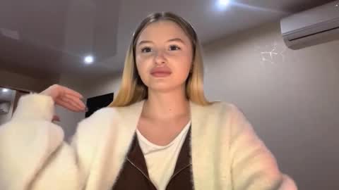 Vi  Victoria online show from October 12, 2025, 2:38 pm