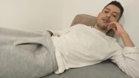 Snapshot of derek_vall chatting on March 7, 2025, 5:49 pm derek_vall online show from March 7, 2025, 5:49 pm