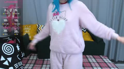 Snapshot of derpy_hooves chatting on February 3, 2025, 2:25 am Cherry online show from February 3, 2025, 2:25 am