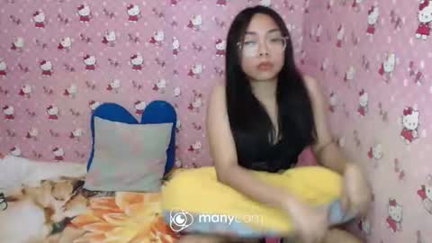 Snapshot of desiring4u chatting on February 4, 2026, 1:00 am Lovie online show from February 4, 2026, 1:00 am