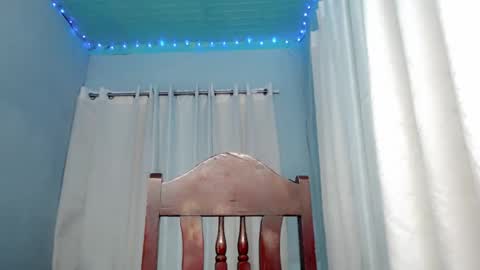 Snapshot of destinyroxie chatting on December 10, 2024, 3:41 am ROXIE online show from December 10, 2024, 3:41 am