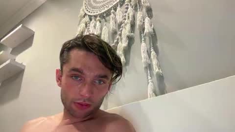 devyy333 online show from October 9, 2025, 11:52 am