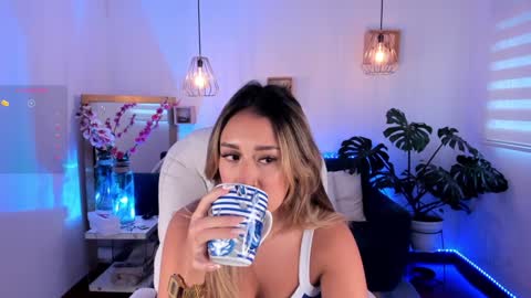 Snapshot of dina_ride chatting on January 15, 2025, 12:15 pm online show from January 15, 2025, 12:15 pm