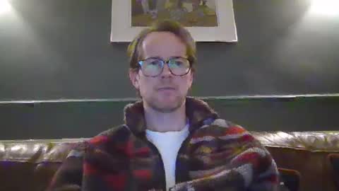 Snapshot of discovery_99 chatting on December 5, 2024, 9:17 pm discovery_99 online show from December 5, 2024, 9:17 pm