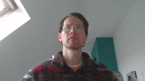 Snapshot of discovery_99 chatting on December 23, 2025, 10:35 am discovery_99 online show from December 23, 2025, 10:35 am