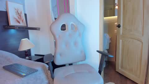 Snapshot of diva_kma chatting on February 18, 2025, 6:37 am Alejandra online show from February 18, 2025, 6:37 am