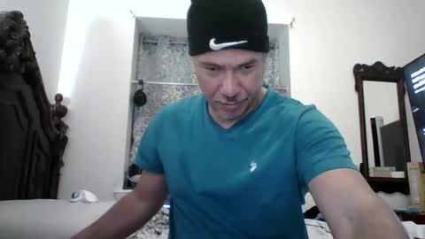 Snapshot of dominicanorico chatting on January 14, 2026, 3:23 am luis online show from January 14, 2026, 3:23 am