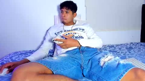  Dominic  online show from December 1, 2025, 1:43 am