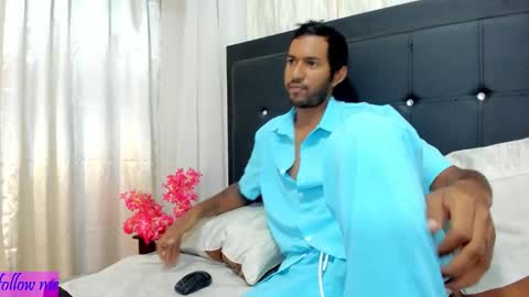 Snapshot of dominikx_ chatting on February 19, 2026, 12:01 pm dominikx_ online show from February 19, 2026, 12:01 pm