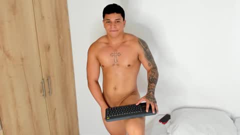 Snapshot of drakesmith02 chatting on December 17, 2025, 2:34 pm Drake Smith online show from December 17, 2025, 2:34 pm