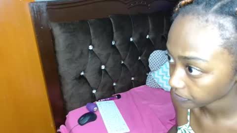 Dreameyes online show from February 20, 2026, 6:26 am