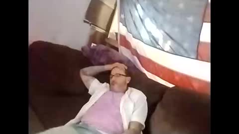 Snapshot of dreamjunkie13 chatting on November 21, 2025, 2:49 pm dreamjunkie13 online show from November 21, 2025, 2:49 pm