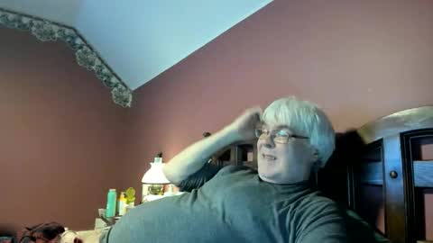 Snapshot of dug38 chatting on February 6, 2026, 3:33 am Doug online show from February 6, 2026, 3:33 am