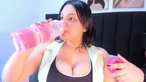 Snapshot of dullce77 chatting on February 11, 2026, 8:14 pm Dulce online show from February 11, 2026, 8:14 pm