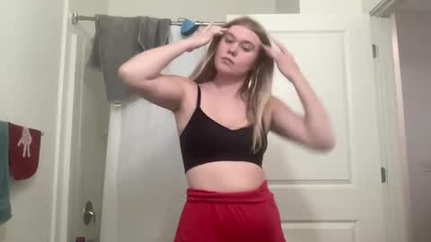 Snapshot of dumbblondexoxo chatting on January 13, 2025, 3:34 am dumbblondexoxo online show from January 13, 2025, 3:34 am