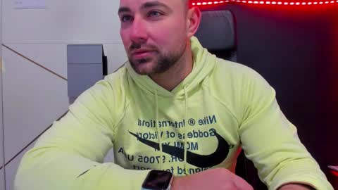 Snapshot of duncanstones chatting on February 4, 2026, 5:02 am DuncanStone online show from February 4, 2026, 5:02 am