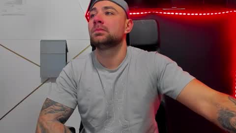 Snapshot of duncanstones chatting on February 25, 2026, 5:17 am DuncanStone online show from February 25, 2026, 5:17 am