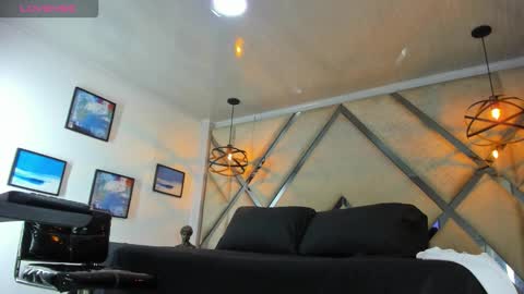 DUSAN  GREY online show from February 3, 2026, 6:22 am