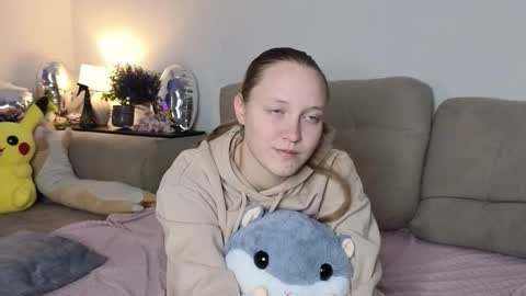 Jenny online show from February 18, 2026, 8:05 pm