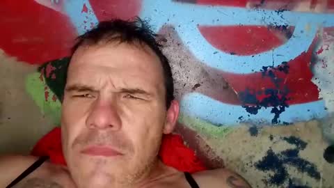 dwadek081704 online show from September 9, 2025, 2:55 am