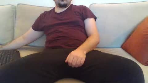 Snapshot of eastanbul chatting on January 11, 2025, 11:56 pm EastanbuL online show from January 11, 2025, 11:56 pm