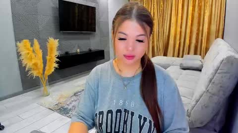 Snapshot of easternbeautyy chatting on December 16, 2024, 7:00 pm easternbeautyy online show from December 16, 2024, 7:00 pm