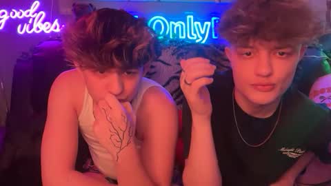 Snapshot of eastinwestin chatting on February 26, 2026, 8:57 am eastinwestin online show from February 26, 2026, 8:57 am