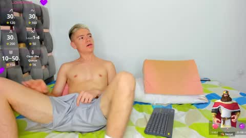 Snapshot of eat_twinks chatting on January 8, 2025, 9:23 pm INDEPENDENT MODELS online show from January 8, 2025, 9:23 pm