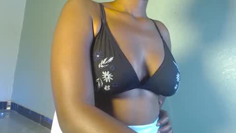 ebony ezel online show from December 23, 2024, 12:52 pm