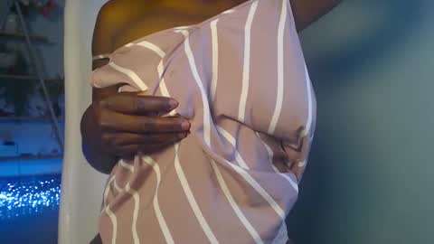 ebony ezel online show from December 28, 2024, 8:04 pm