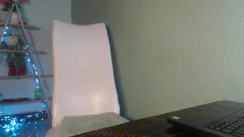 ebony ezel online show from February 12, 2025, 11:30 pm