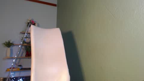 ebony ezel online show from March 7, 2025, 7:05 pm