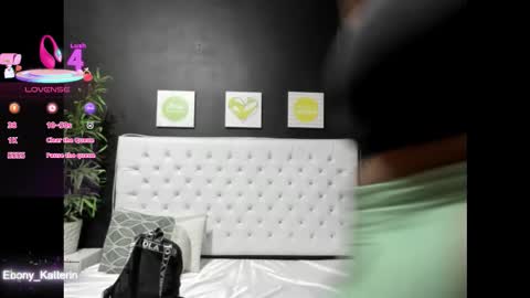 Snapshot of ebony_katterin chatting on November 26, 2025, 11:00 am ebony_katterin online show from November 26, 2025, 11:00 am