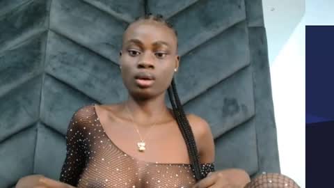 Snapshot of ebonypetiti chatting on November 1, 2025, 11:40 pm queen online show from November 1, 2025, 11:40 pm