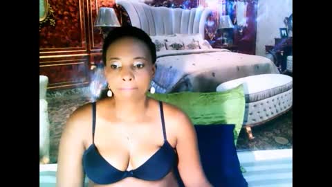 Snapshot of ebonyseductionz chatting on January 14, 2025, 5:45 pm Zammy online show from January 14, 2025, 5:45 pm