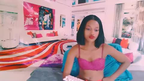 Snapshot of ebonystarlite1 chatting on February 14, 2025, 9:32 pm Candy online show from February 14, 2025, 9:32 pm