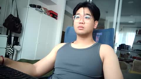 eddi0304 online show from February 22, 2026, 2:24 am