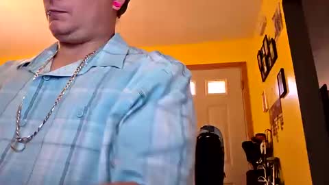 edwardaims_2please online show from October 12, 2025, 7:46 pm