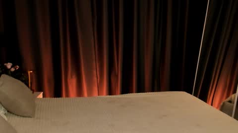 Effie Mur online show from February 19, 2026, 9:00 pm