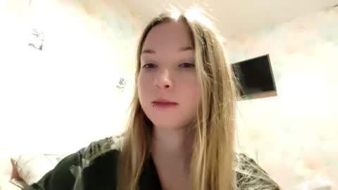 MIa online show from February 20, 2026, 1:44 pm