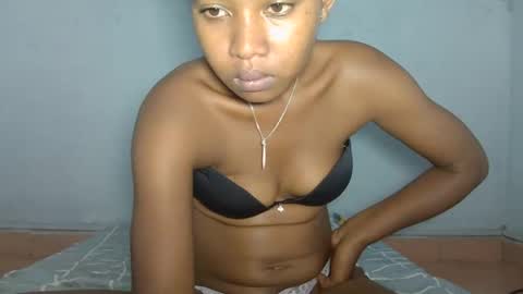 Snapshot of elia011 chatting on January 14, 2025, 10:02 pm elia011 online show from January 14, 2025, 10:02 pm